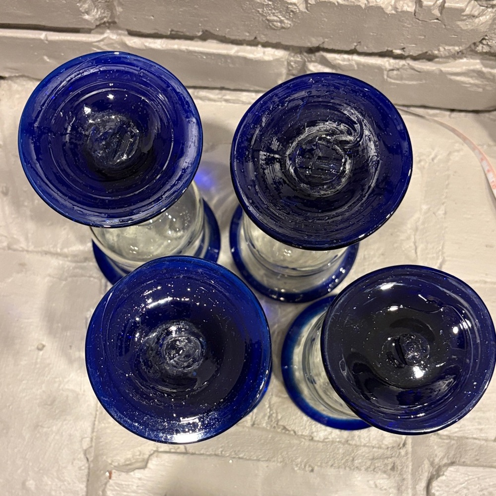 Set of 4 Hand Blown Blue Rimmed Wine/Water/Iced Tea Goblets Made in Mexico - Picture 3 of 7